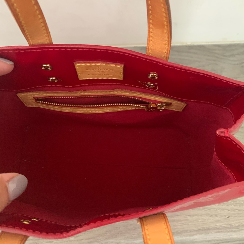 Louis Vuitton Reade vernis Monogram - Picture 6 of 8